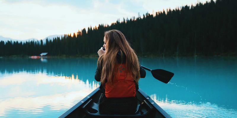 从传统织锦到数字画布：飞鱼纹样的跨界复兴与艺术创作新浪潮