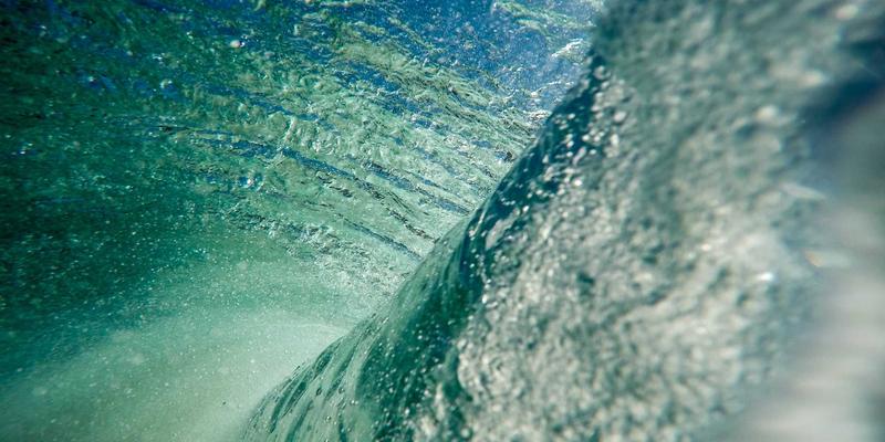 从神话到赛博空间：飞鱼纹样的3D艺术重构与赛博朋克美学