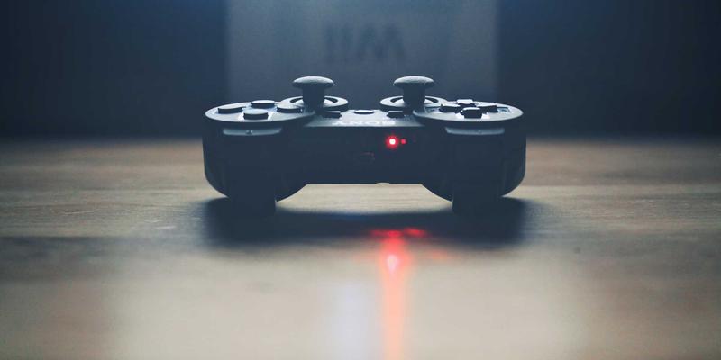 数字艺术与插画的新维度：飞鱼艺术主题沉浸式剧场的光影与声音设计探索