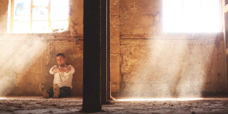 赛博飞鱼跃龙门：数字插画艺术如何以生态叙事赋能乡村振兴