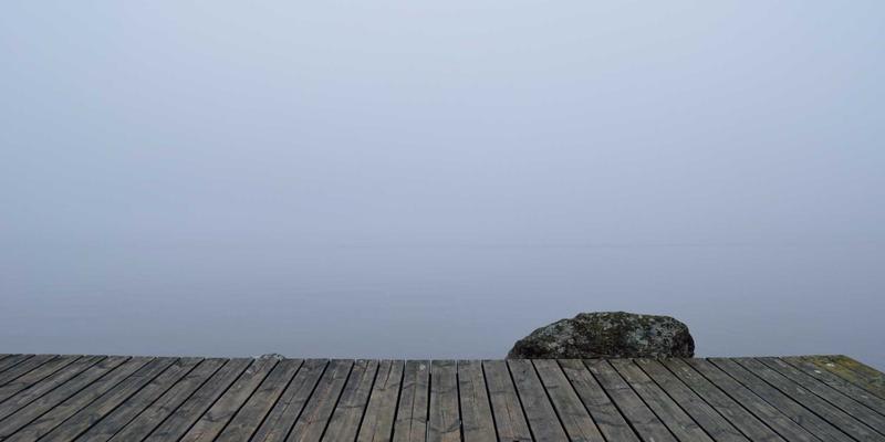 飞鱼主题绘本创作：融合赛博朋克艺术的故事构思与视觉设计方法论